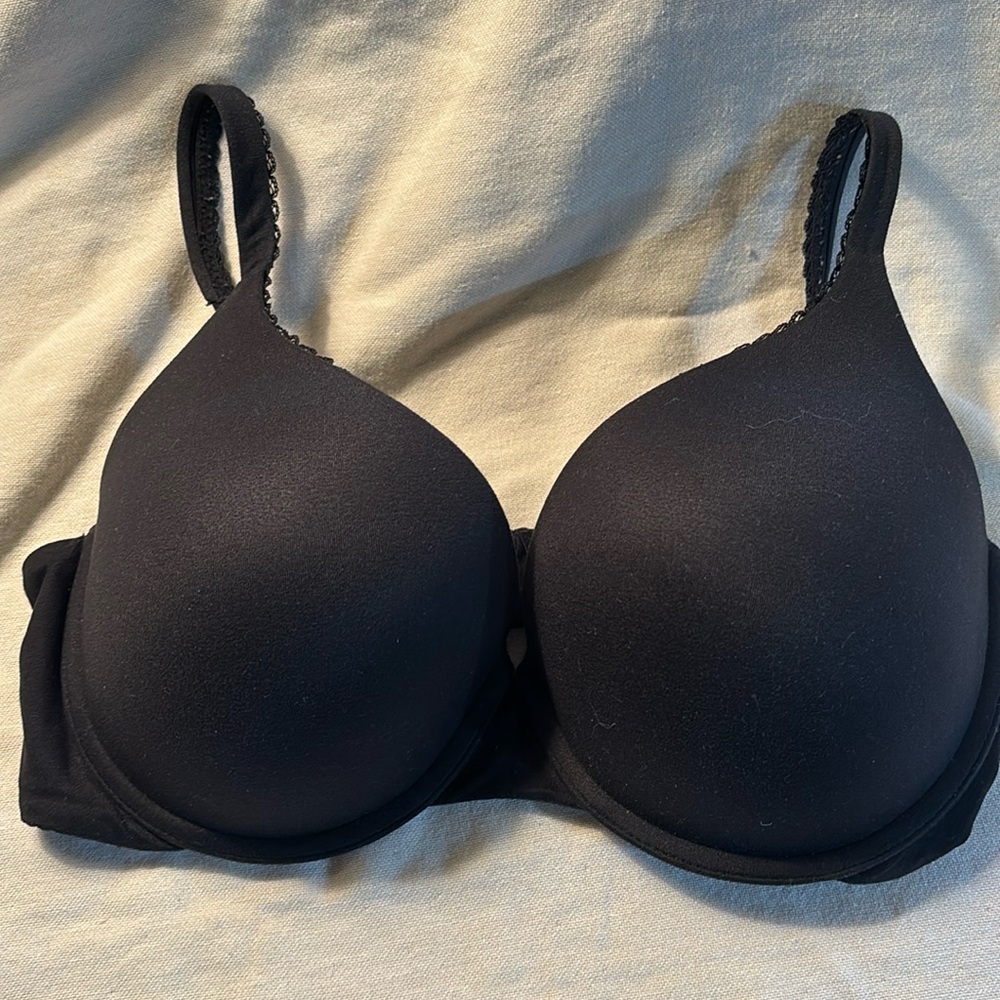 Victoria’s Secret Black Bra Size 38C